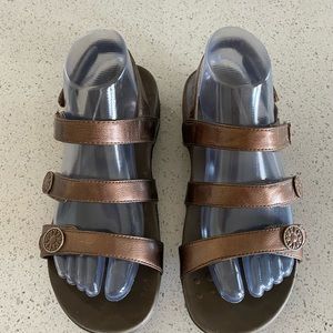 Vionic SZ 7 Ladies Cathy Brown Cooper Sandals